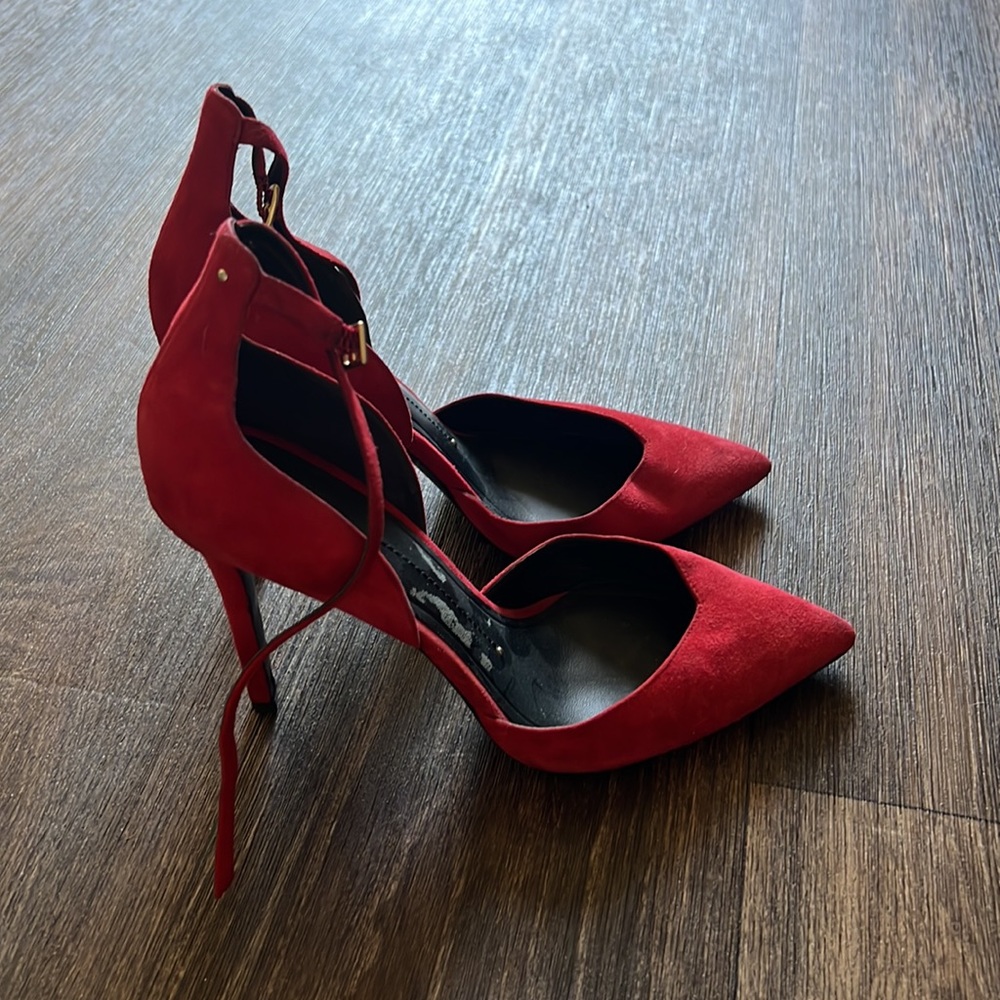 Stella Luna Red pointed heels